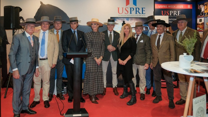 Homenaje de Equestrian Feeling by Rafael Lemos y USPRE, a la Asociación Sombrero de Ala Ancha