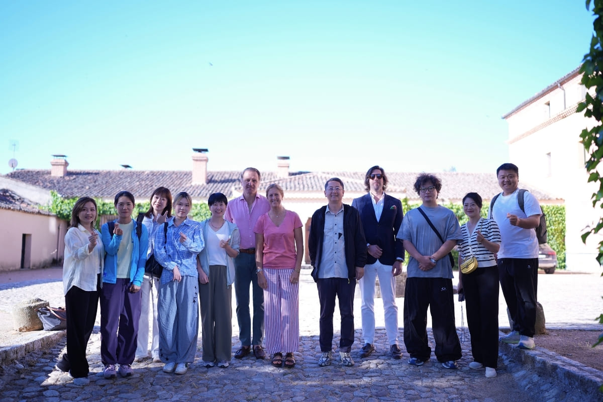 DELEGACIÓN DE LOS 100000 FUNDADORES SHÍ WÀN JIĀ DE SHANG JUN Y FAN DENG (4)